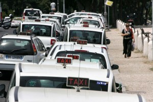 Liberalizzazioni, taxi in rivolta