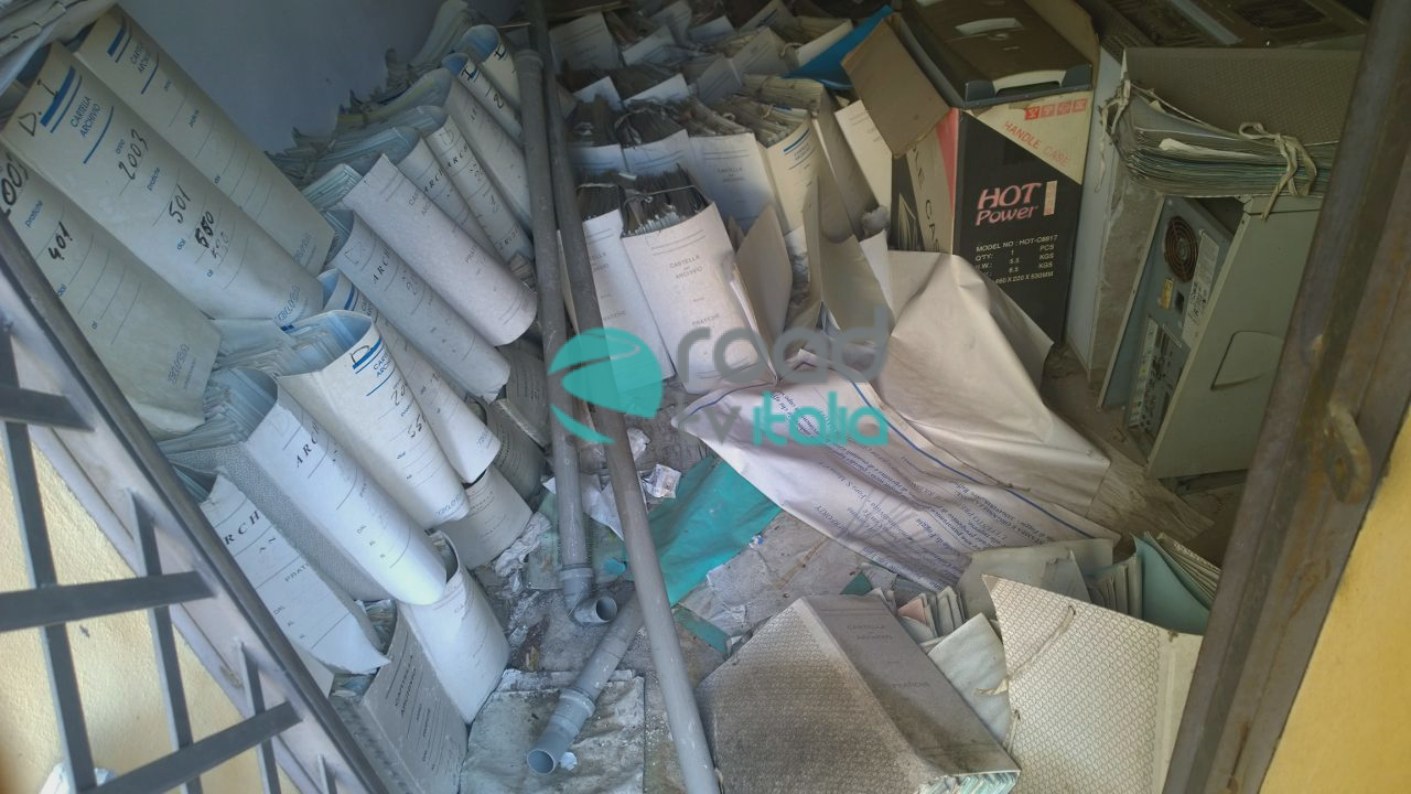 crolla scaffale fascicoli nei bagni (3)
