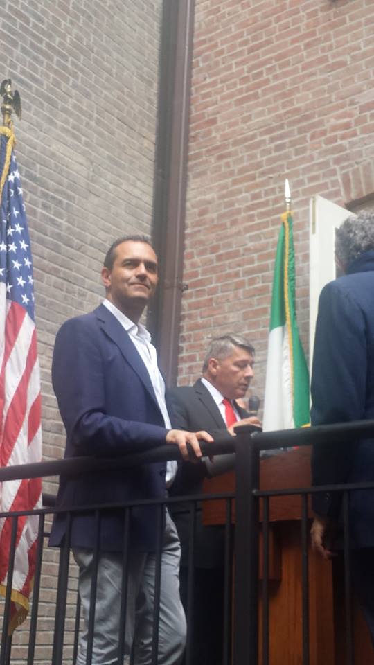 De Magistris a New York: su facebook il diario americano del sindaco