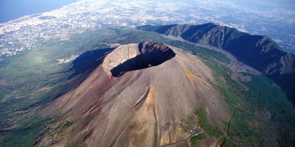 Allarme Vesuvio "Presto una nuova eruzione!"