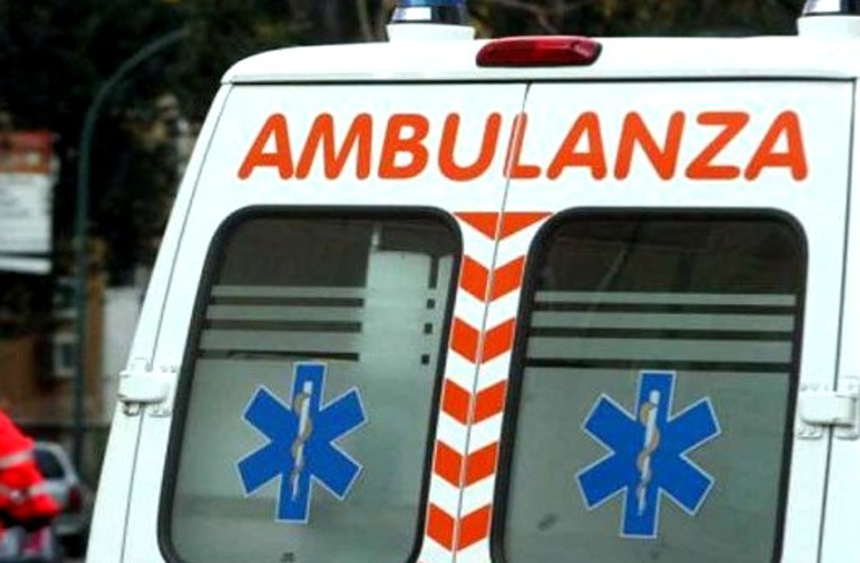 Investito con figlia a Napoli: 49enne in coma al Cardarelli