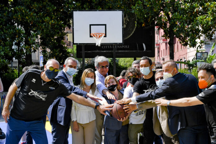 Silvia Ruotolo, inaugurato campo da basket in sua memoria