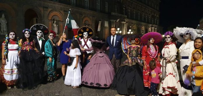 A Napoli si vive "El dia de los Muertos" come in Messico