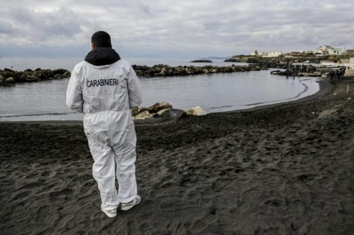 Bimbo annegato a Torre del Greco, fermata la madre