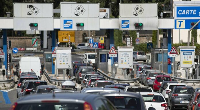 Pedaggi autostradali, da oggi scatta l'aumento del 2%