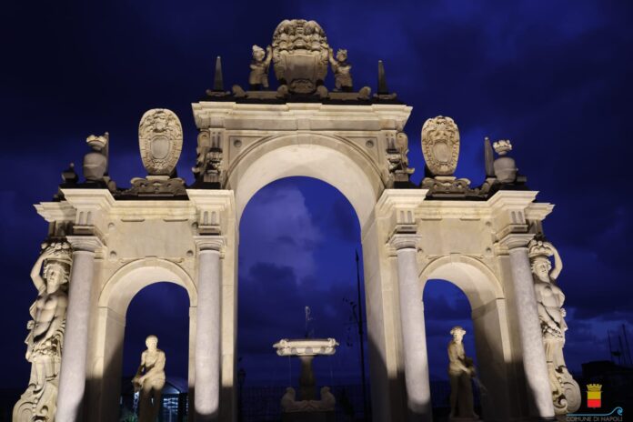 Fontana del Gigante sul lungomare di Napoli torna in funzione