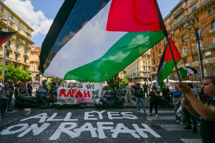 Protesta studenti pro Palestina a Napoli