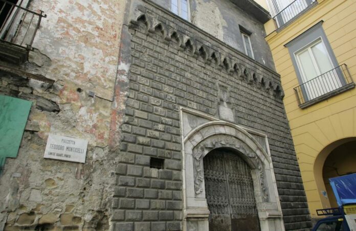 La leggenda del palazzo costruito a Napoli in una notte dal diavolo