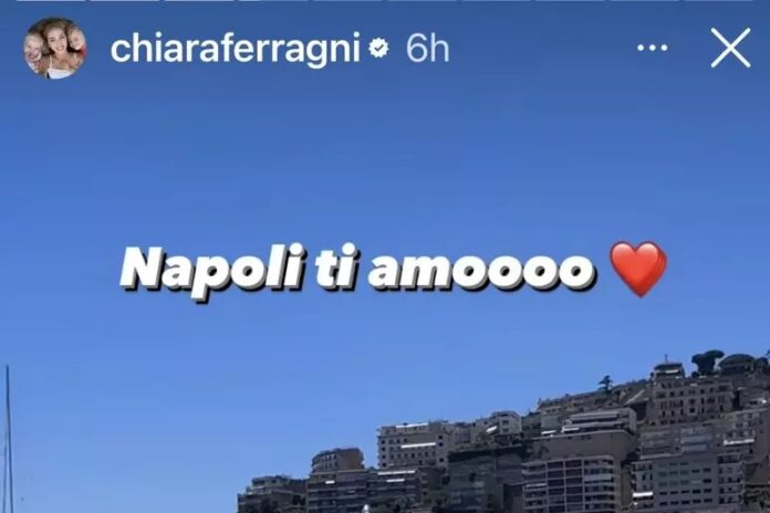 Chiara Ferragni, dichiarazione d'amore a Napoli e rotta verso Capri