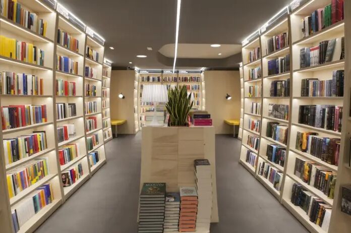 Galleria Umberto, la nuova libreria Mondadori Bookstore apre oggi le sue porte al pubblico