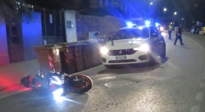 Via Manzoni, perde il controllo della moto: morto 22enne a Napoli