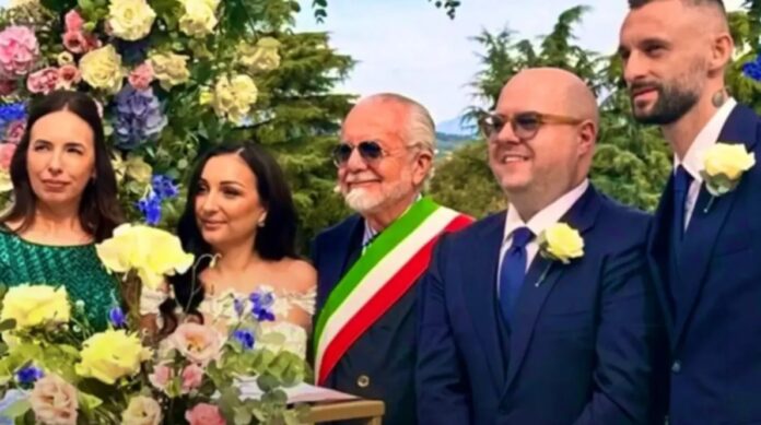 De Laurentiis celebra matrimonio: show e battute sulla Juventus (VIDEO)