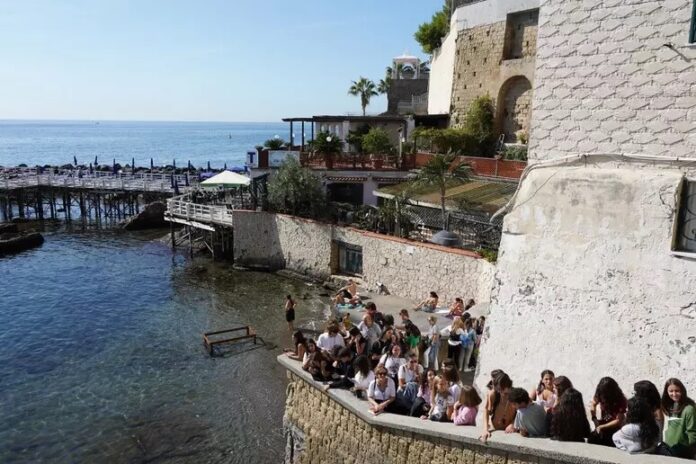 Napoli, gli studenti alla scoperta di Salvatore Di Giacomo