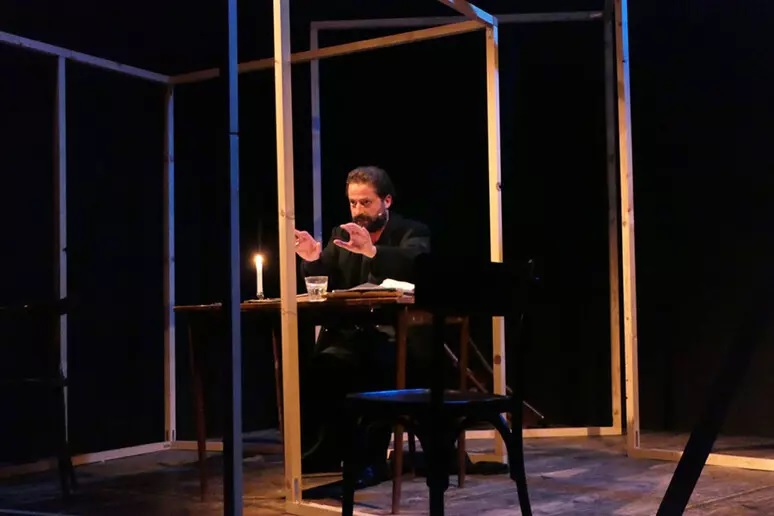 Dal 30 novembre a Il Pozzo e il Pendolo in scena 'Per mano mia'