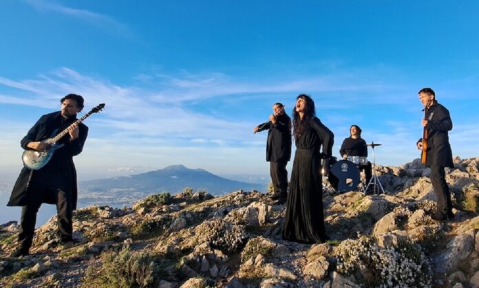 "The Nightingale and the Rose", ispirato alla fiaba omonima di Oscar Wilde, è il quarto video-singolo che anticipa il nuovo album "Cries and Whispers"