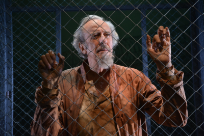 “L’ossessione dell’uomo Pound che si sente inadeguato per non essere riuscito a far fluire carità e amore” al Teatro Mercadante