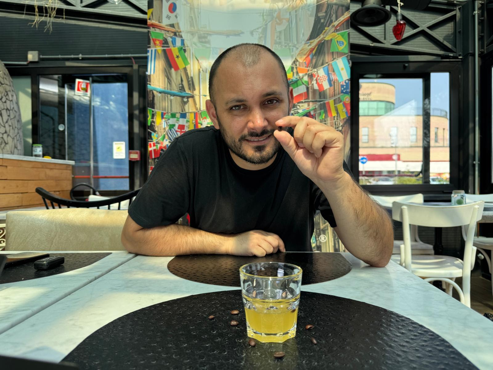 Chef Ciro dedica un liquore a "Pierino": mela, pera, banana e caffè per ricordare Alvaro Vitali