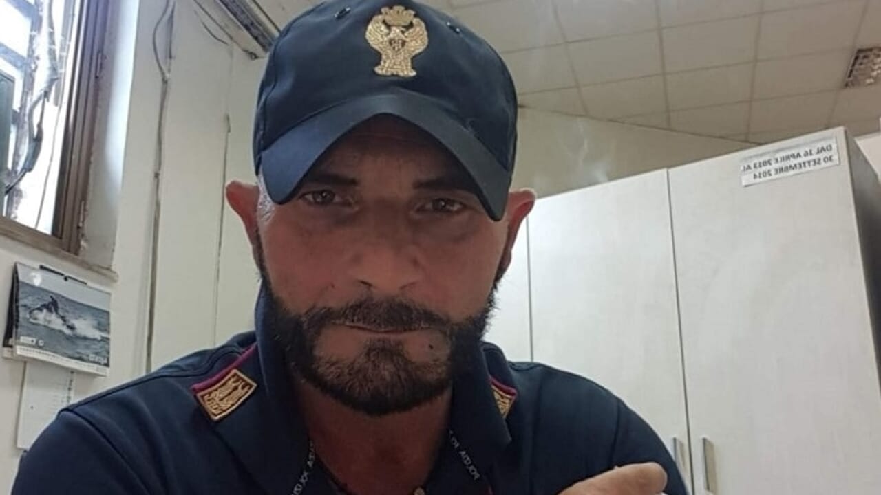 Melito, poliziotto ucciso a coltellate: fermato 21enne figlio della compagna